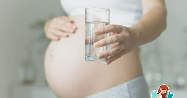 Mẹ bầu uống nước: Phải nhớ 5 điều này để tốt nhất cho con!