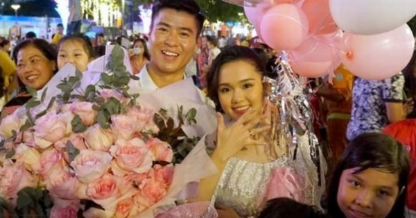 Trước màn cầu hôn đầu năm, nhìn lại chuyện tình 3 năm đầy lãng mạn của Duy Mạnh và bạn gái Quỳnh Anh