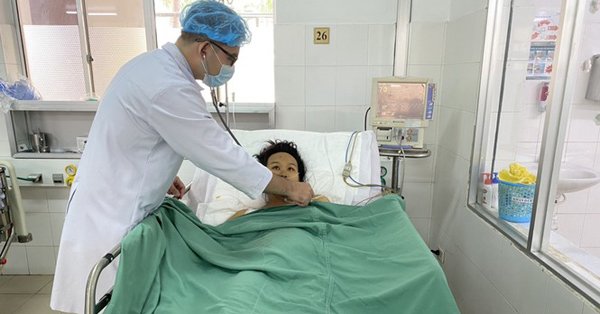 Mẹ trẻ sinh năm 2001 "thập tử nhất sinh" sau mổ lấy thai, bác sĩ "nín thở" cấp cứu