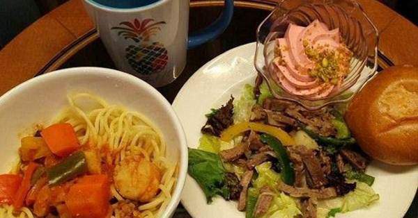 Những bữa ăn trên du thuyền Nhật Bản bị cách ly: Không khác gì nhà hàng hạng sang