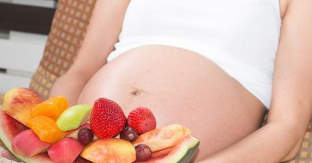 Ăn hoa quả tốt cho bà bầu nhưng tránh 3 loại này để không gây hại cho con