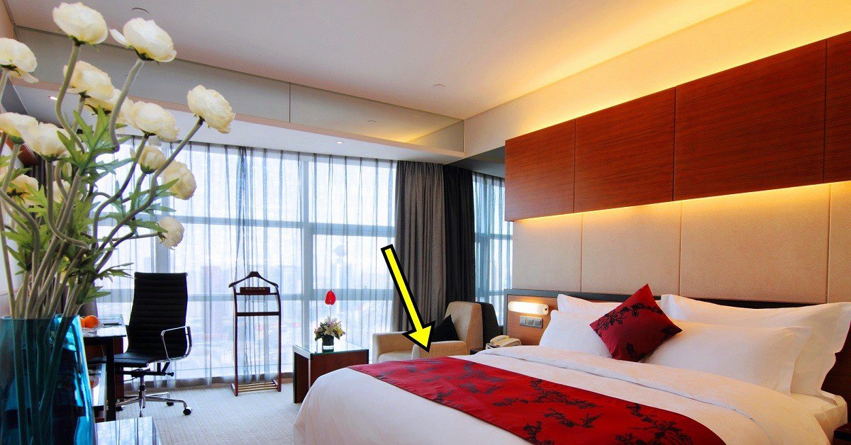 Tại sao bạn cần bật đèn nhà vệ sinh khi ngủ trong khách sạn? Lý do rất hợp lý