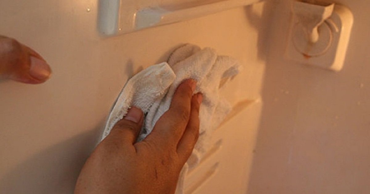 Cách làm sạch ngăn đá tủ lạnh nhanh - gọn trong 5 phút, thơm nức cả tuần