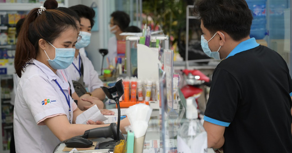 Hệ thống nhà thuốc FPT Long Châu dẫn đầu thị phần bán lẻ thuốc và thiết bị y tế