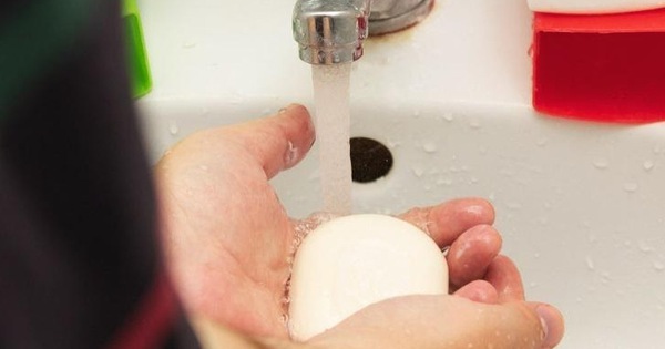 8 sai lầm khi rửa tay ai cũng thường mắc phải khiến COVID-19 lây lan nhanh chóng