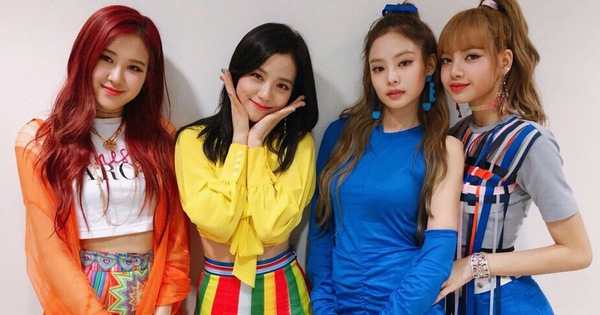 Netizen chỉ ra thời đỉnh cao mặc đẹp và xuống đáy mặc xấu của 3 girl group hàng đầu, Black Pink đẹp thế sao vẫn bị chê?
