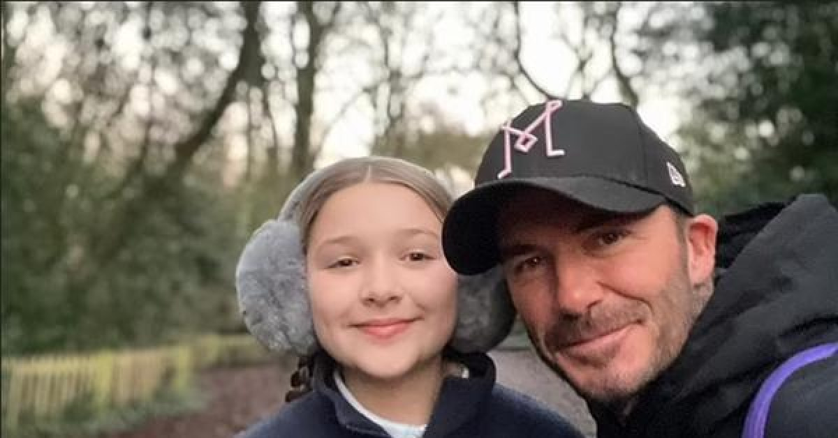Loạt ảnh chụp thân mật giữa David Beckham và con gái Harper gây tranh cãi, vì sao thế?