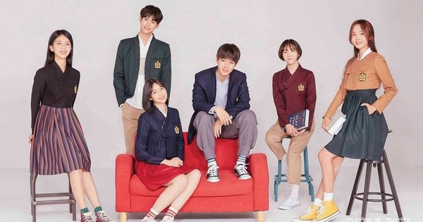 Hàn Quốc sắp bỏ mẫu đồng phục chất chơi như trong phim và thay bằng hanbok cách tân, netizen không biết nghĩ sao