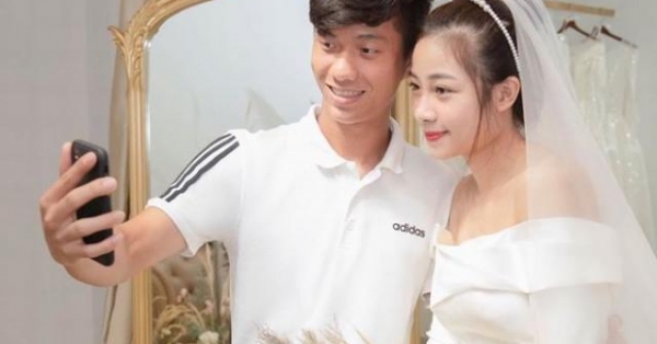 Phan Văn Đức đưa cô giáo hot girl Nhật Linh đi thử váy cưới dịp cận Tết