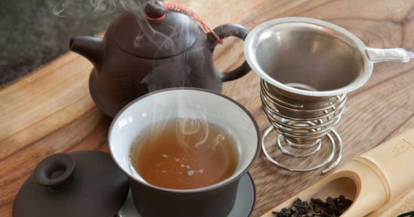 Bên cạnh trà xanh, loại trà thượng hạng này rất được phụ nữ Nhật ưa chuộng để giảm cân và ngừa lão hóa, nhất là kéo dài tuổi thọ