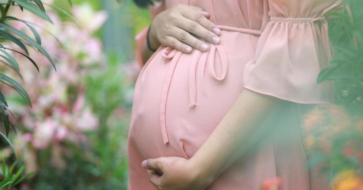 3 việc mẹ bầu làm dễ khiến thai nhi chậm phát triển, khó tính và học không tốt