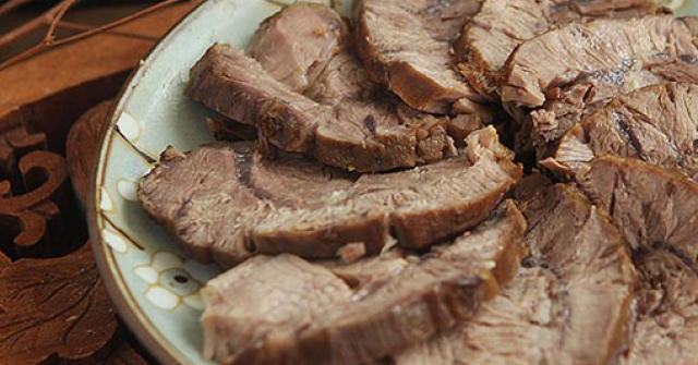 Sai lầm khi hầm thịt bò khiến thịt dai, có mùi tanh, 3 bước sau mới là cách làm đúng