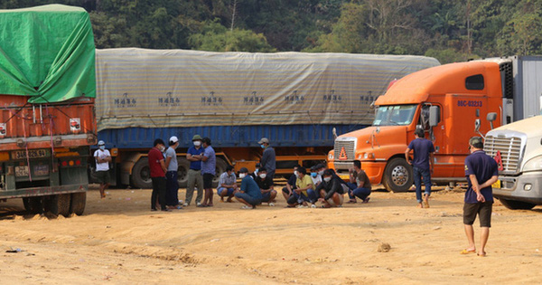 Hơn 4000 tài xế "vạ vật" ở Lạng Sơn: Sẽ điều trị miễn phí cho người không may mắc Covid-19