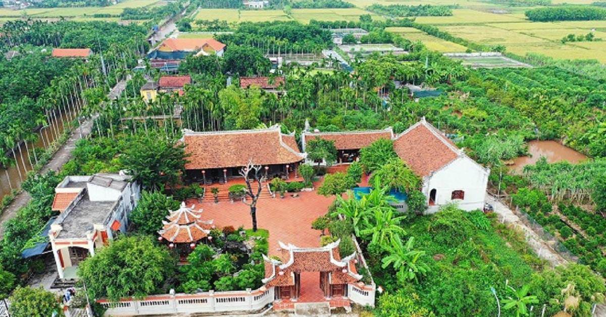 "Biệt phủ" 1.700m2 toàn gỗ quý và dàn cây cảnh tiền tỷ ở Nam Định